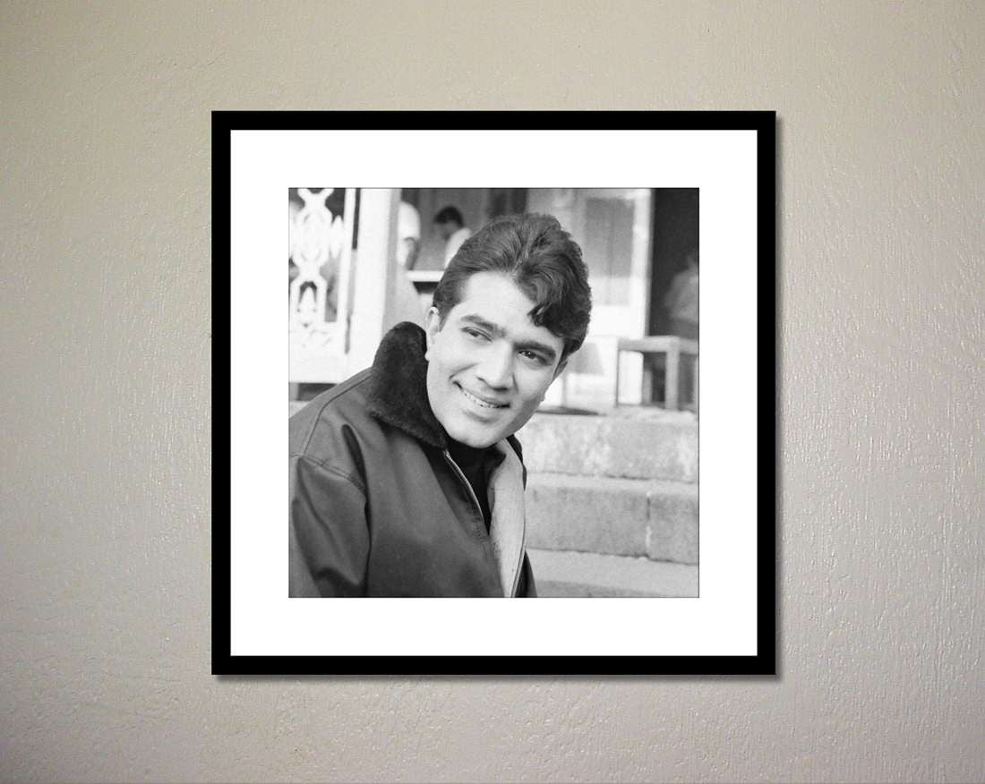 Seven Rays, Rajesh Khanna - 2 in Aradhana Framed, - PosterGully